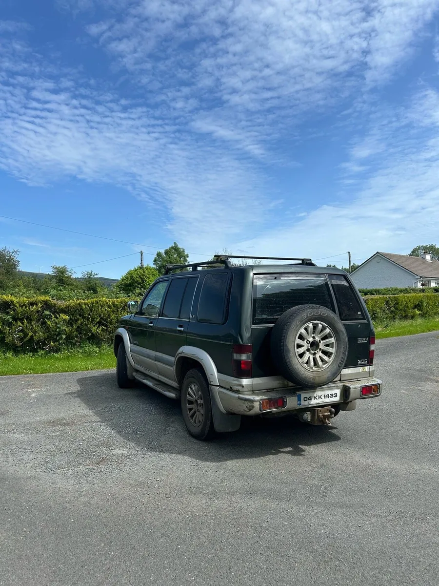 3.1 Isuzu Trooper - Image 4