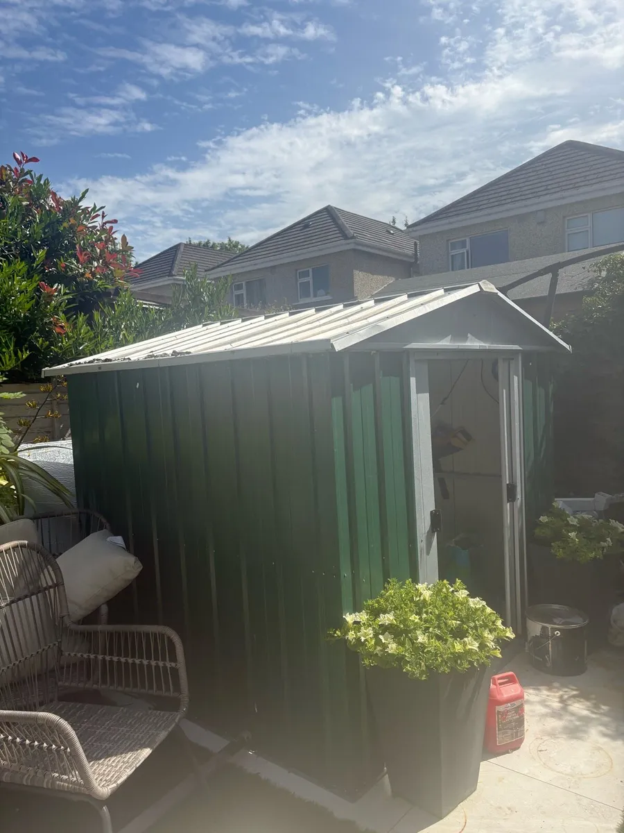 Metal shed - Image 1