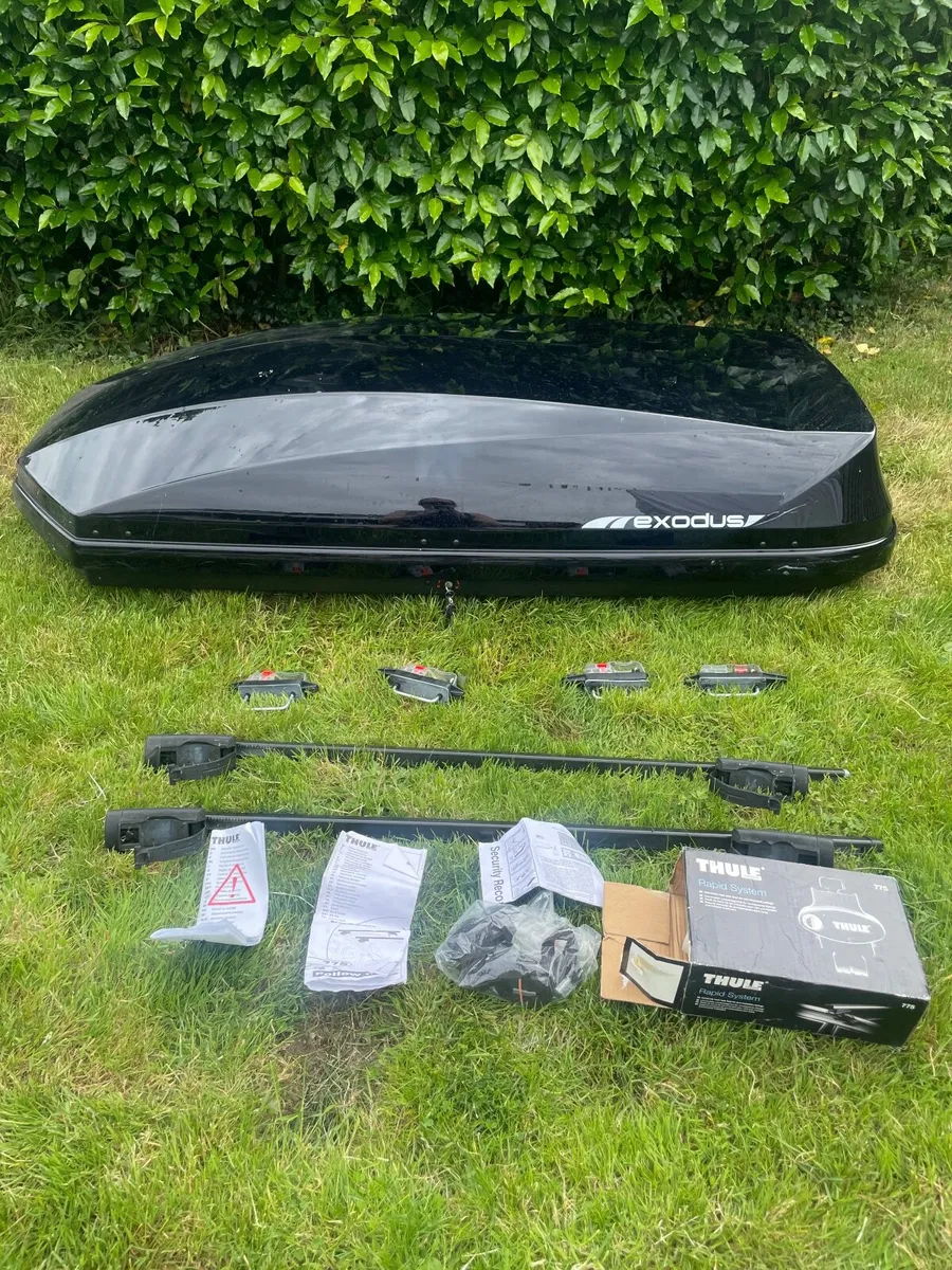Halfords Roof box with Thule fittings - Image 1