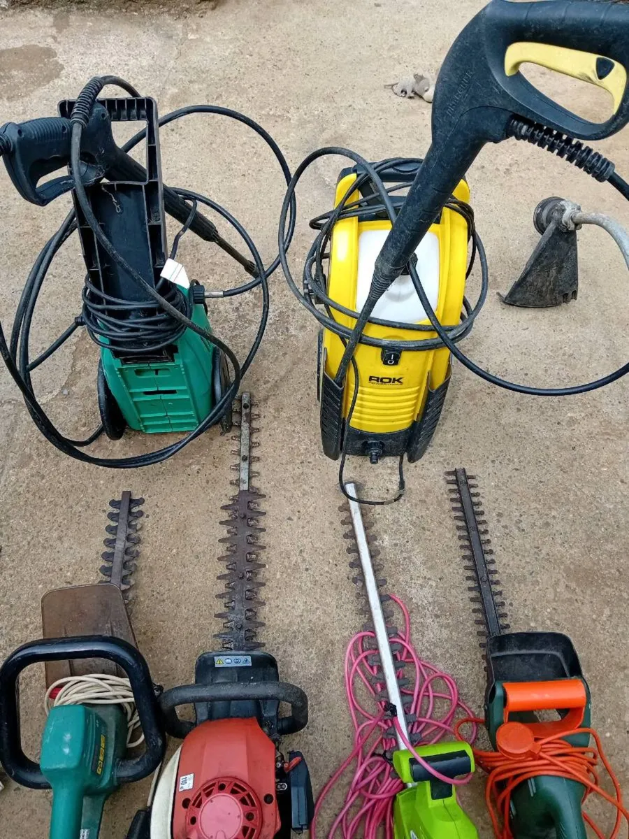 GARDEN EQUIPMENT - Image 1