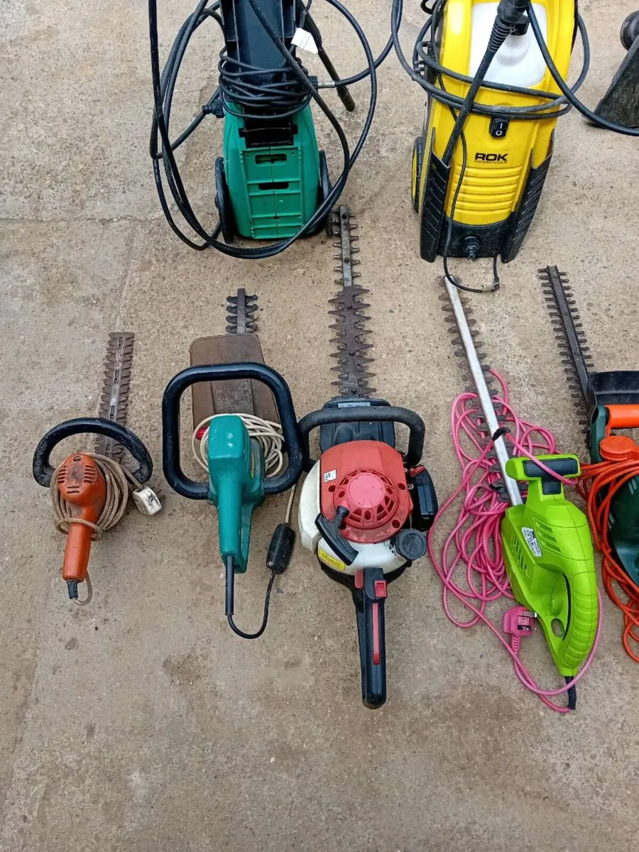 GARDEN EQUIPMENT - Image 3