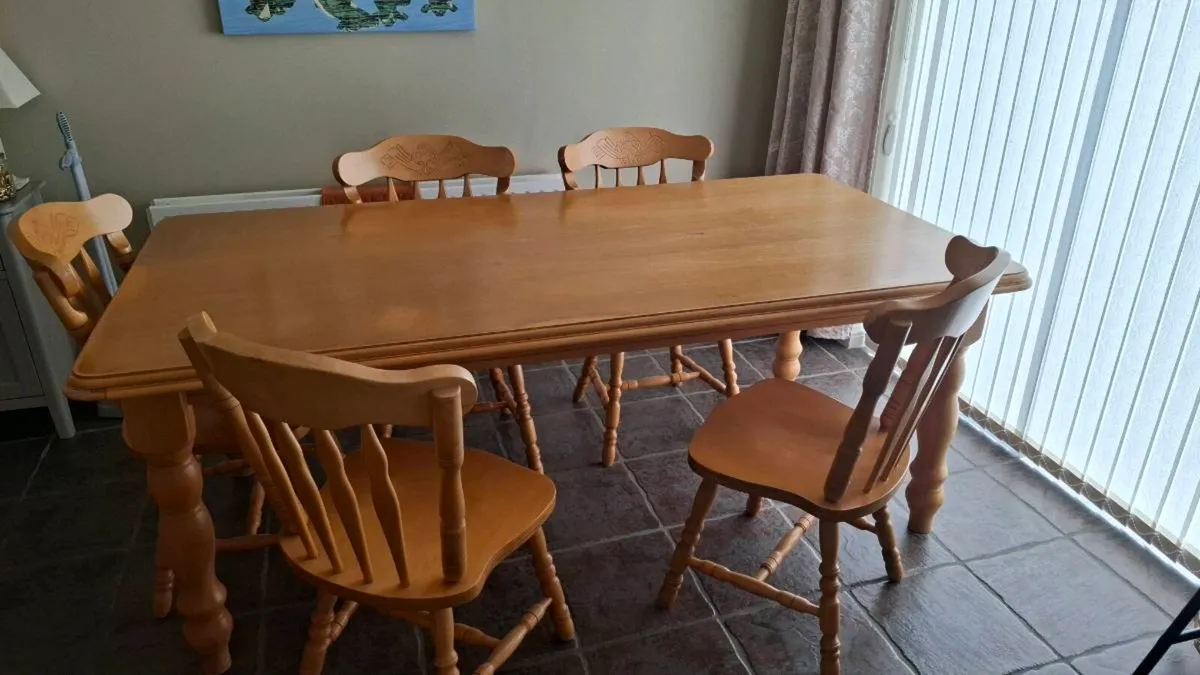 Dining table - Image 2