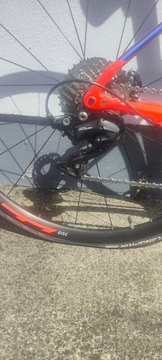 specialized allez sprint disc road bike. - Image 3