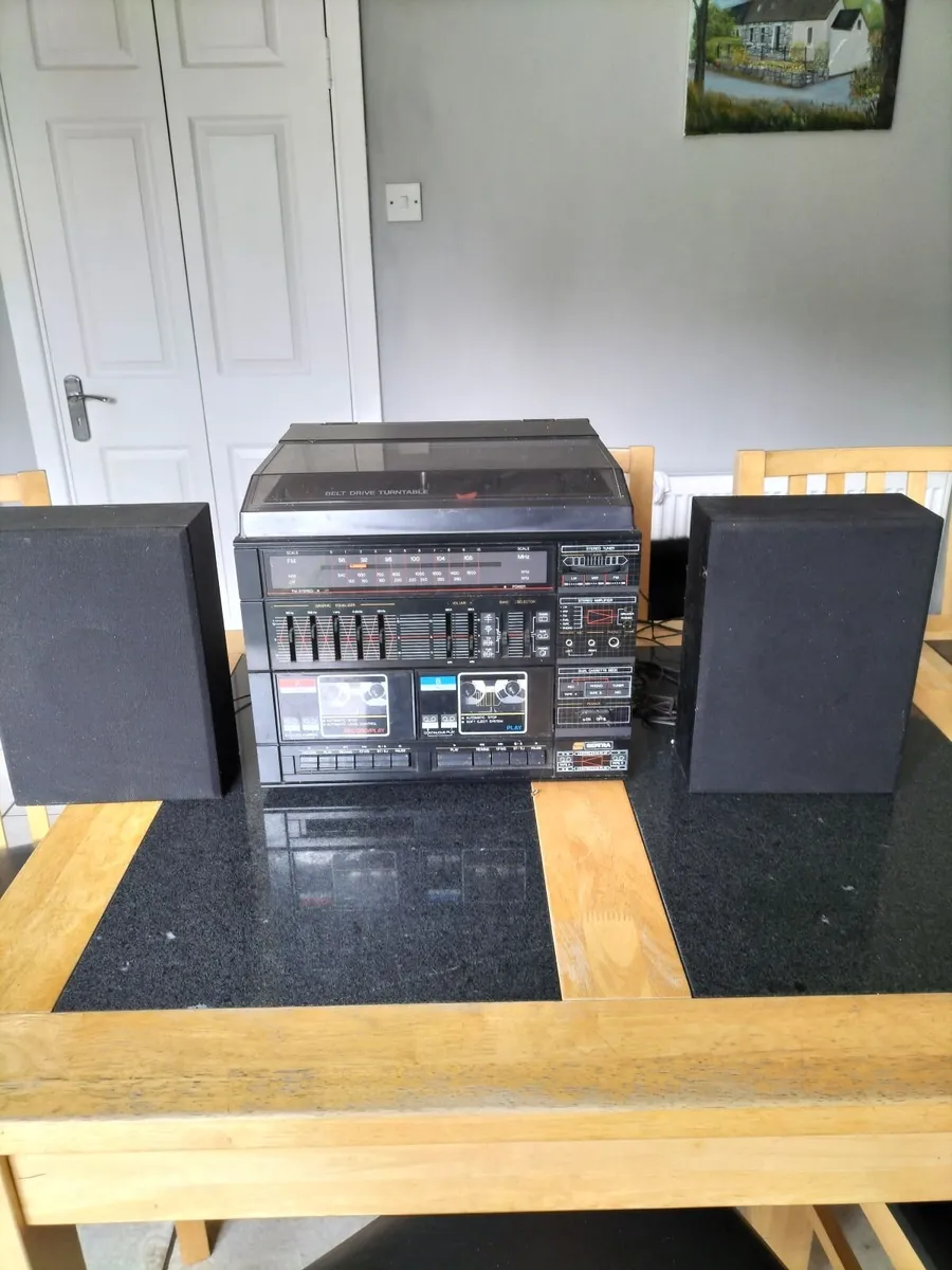 Music centre - Image 1