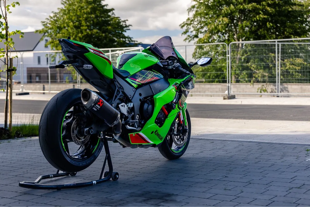 Kawasaki ZX10R 2023 - Image 3