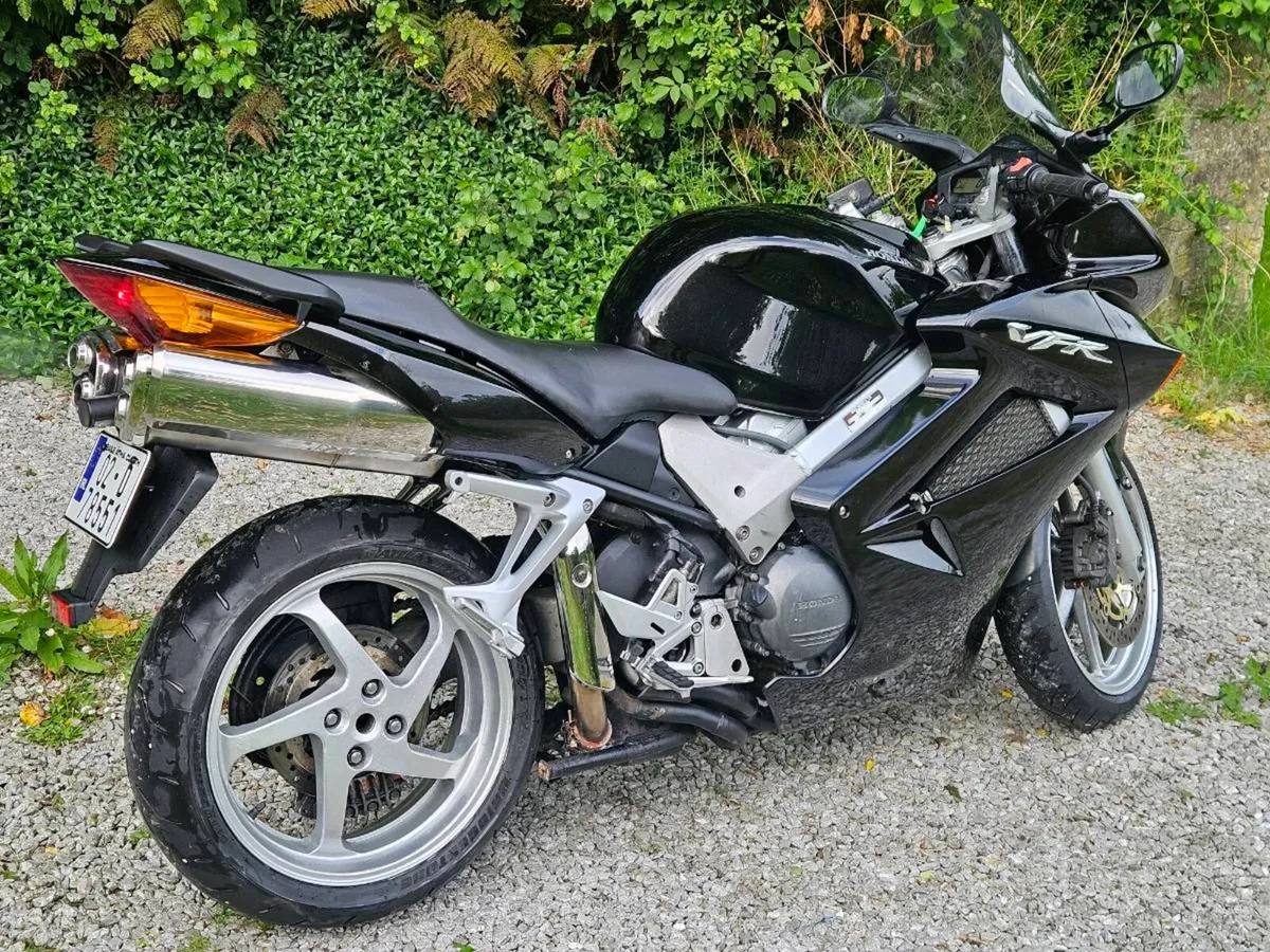 Honda vfr800 vtec - Image 3