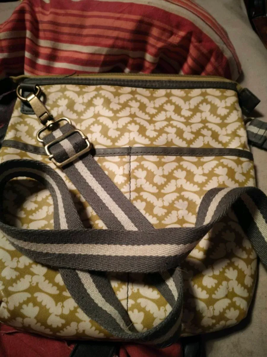 Boden functional mid-sized crossbody with multiple - Image 1