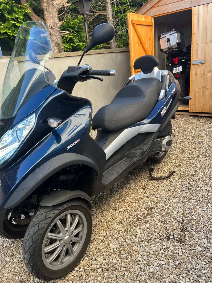 Piaggio MP3 300 Lt - Image 2