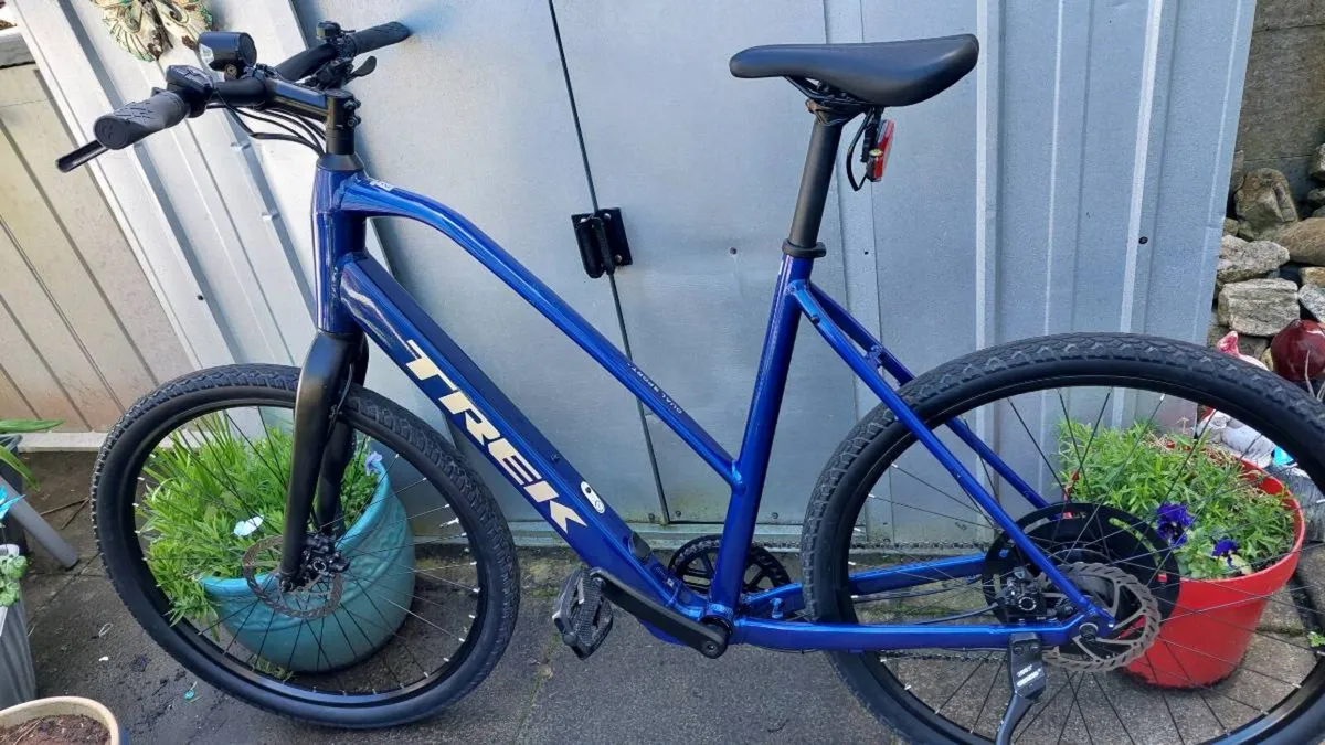 Trek E-Bike Mint As New Condition XL Frame - Image 4