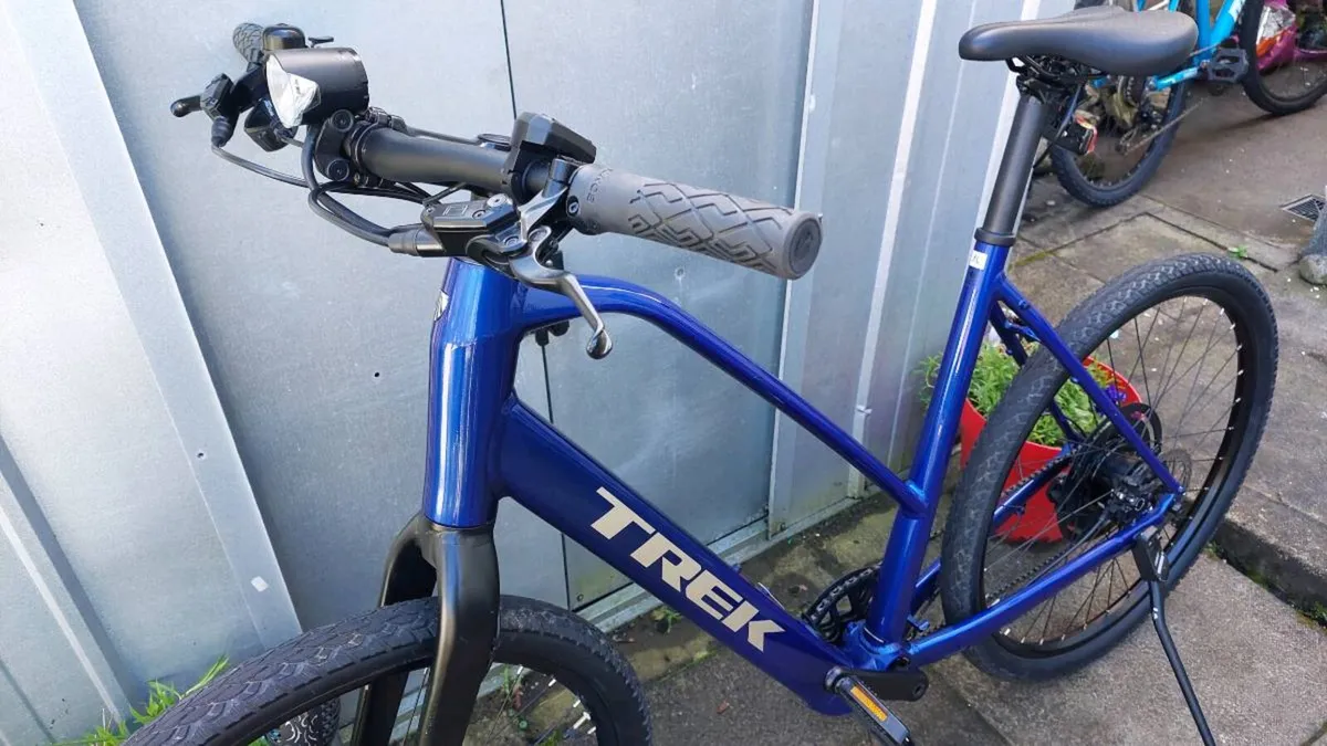 Trek E-Bike Mint As New Condition XL Frame - Image 2