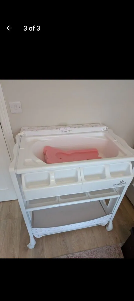 Baby changing unit with built in bath - Image 3