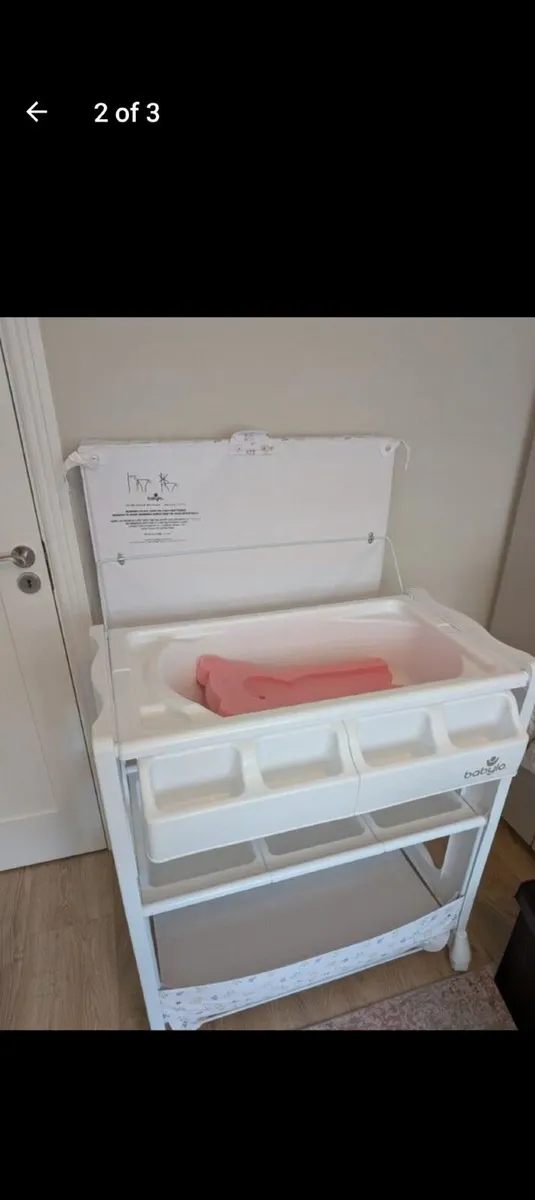 Baby changing unit with built in bath - Image 4