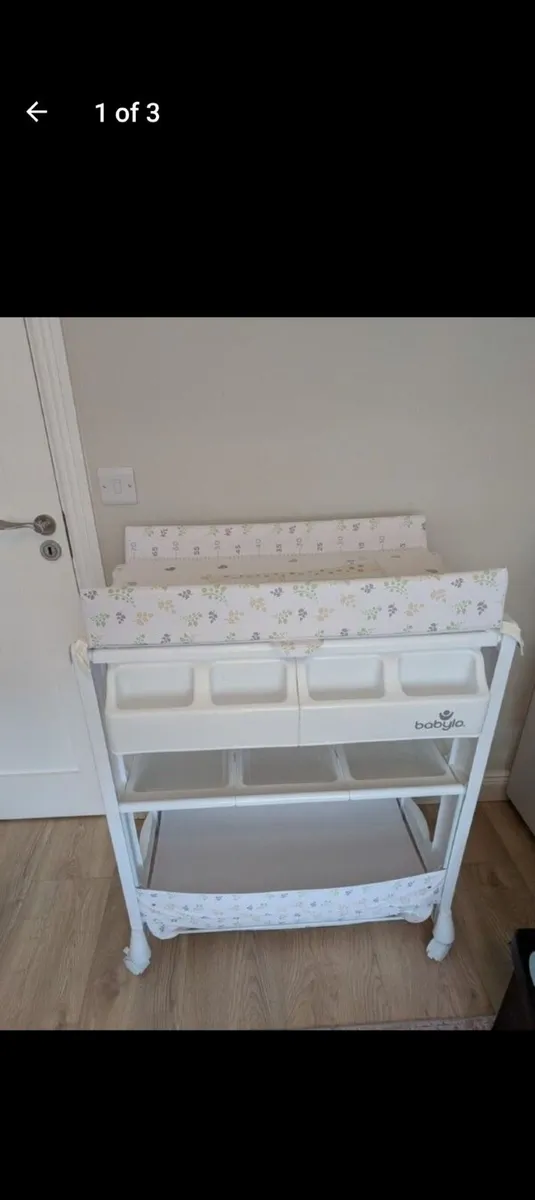 Baby changing unit with built in bath - Image 1