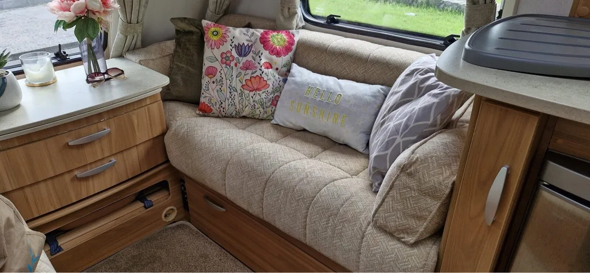 Caravan - Image 4