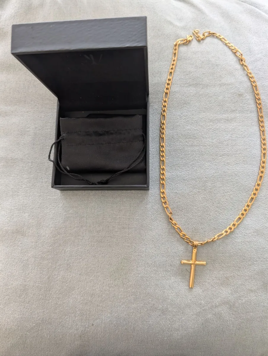 Adorato 24k Gold Cross Figaro 22" chain - Image 4
