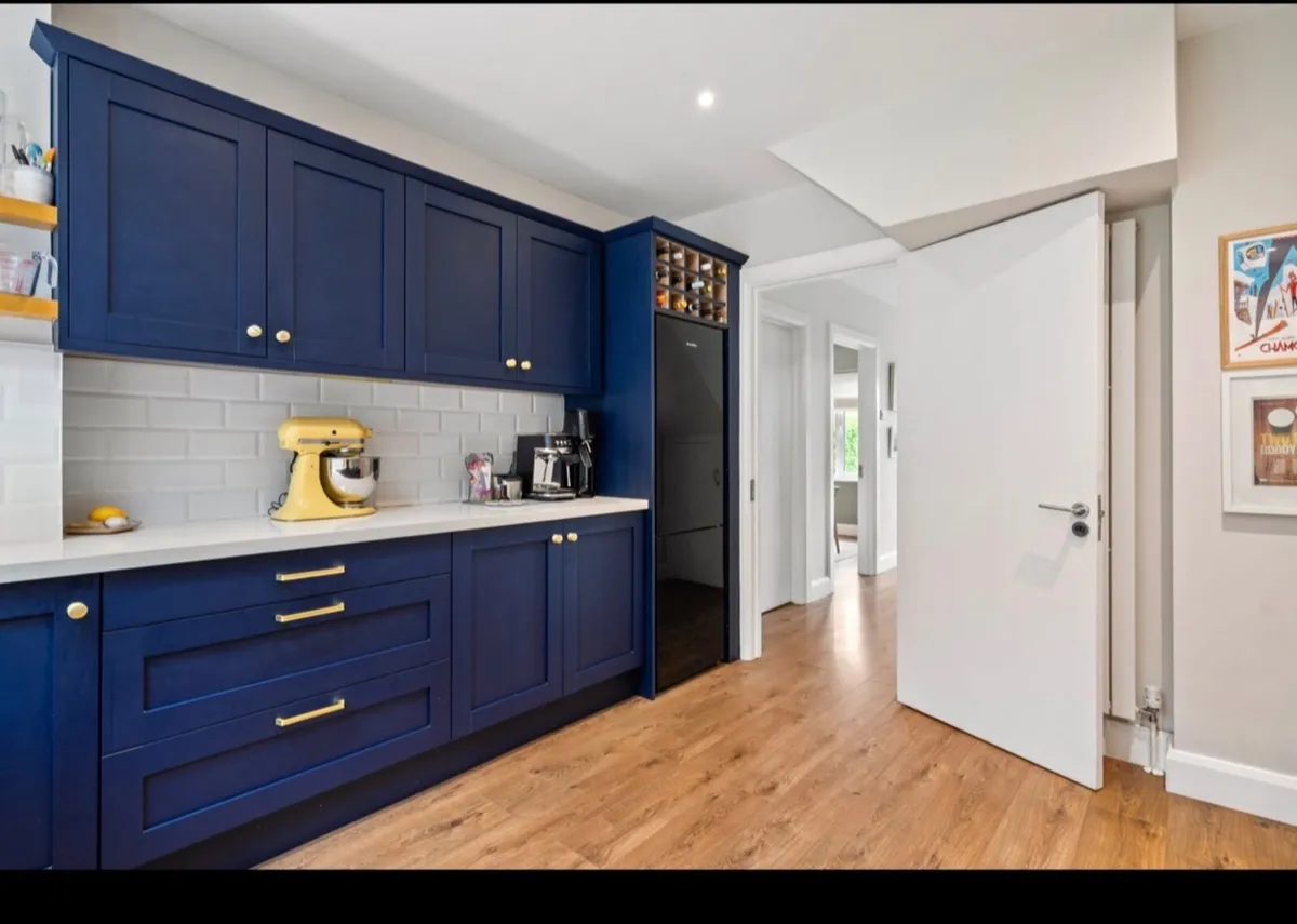 Cash and carry kitchen - Image 2