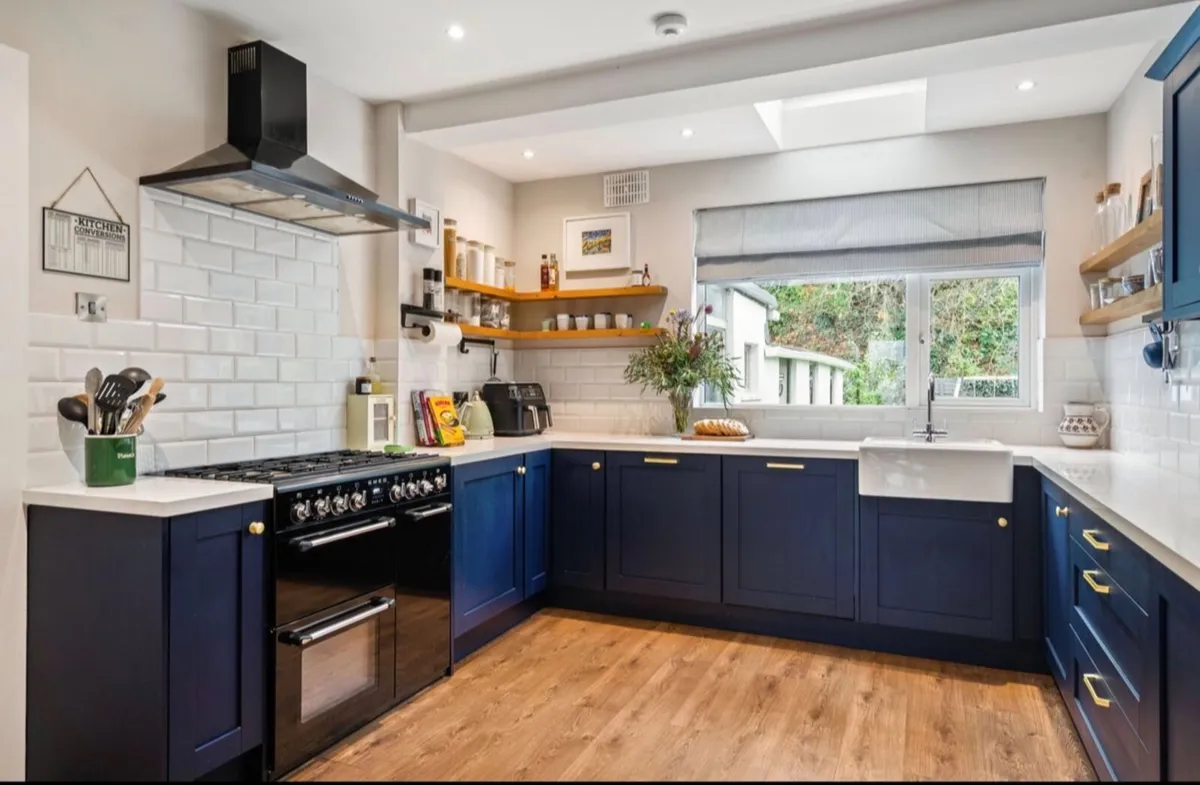 Cash and carry kitchen - Image 3