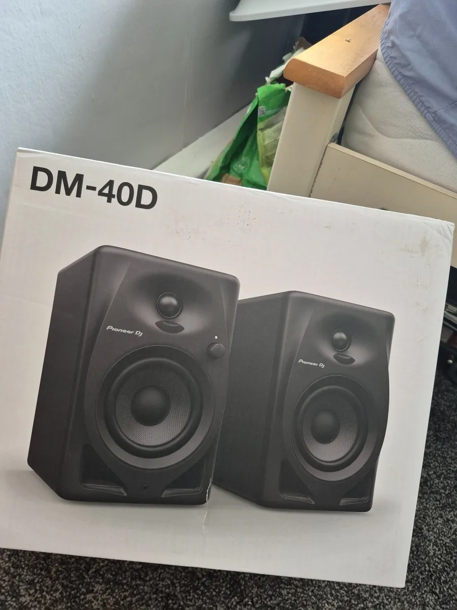 Speakers - Image 2