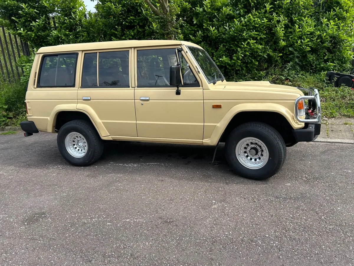Mitsubishi Pajero 1990 - Image 1