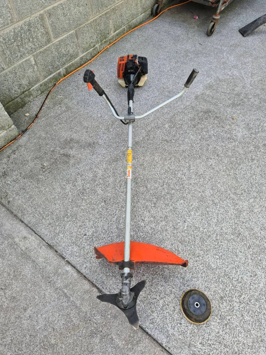 Tanaka TBC-4200DX industrial strimmers - Image 1