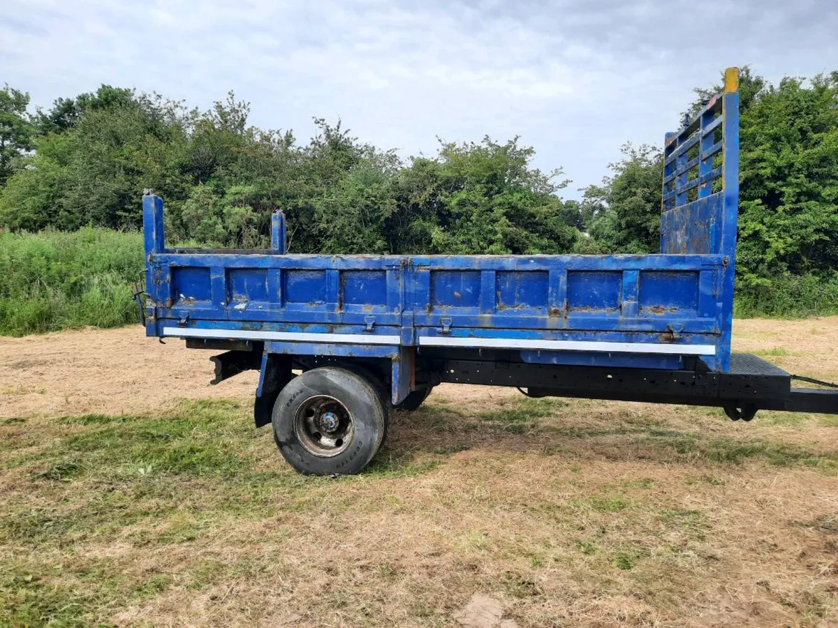 Trailer - Image 2