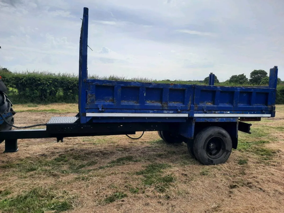 Trailer - Image 1