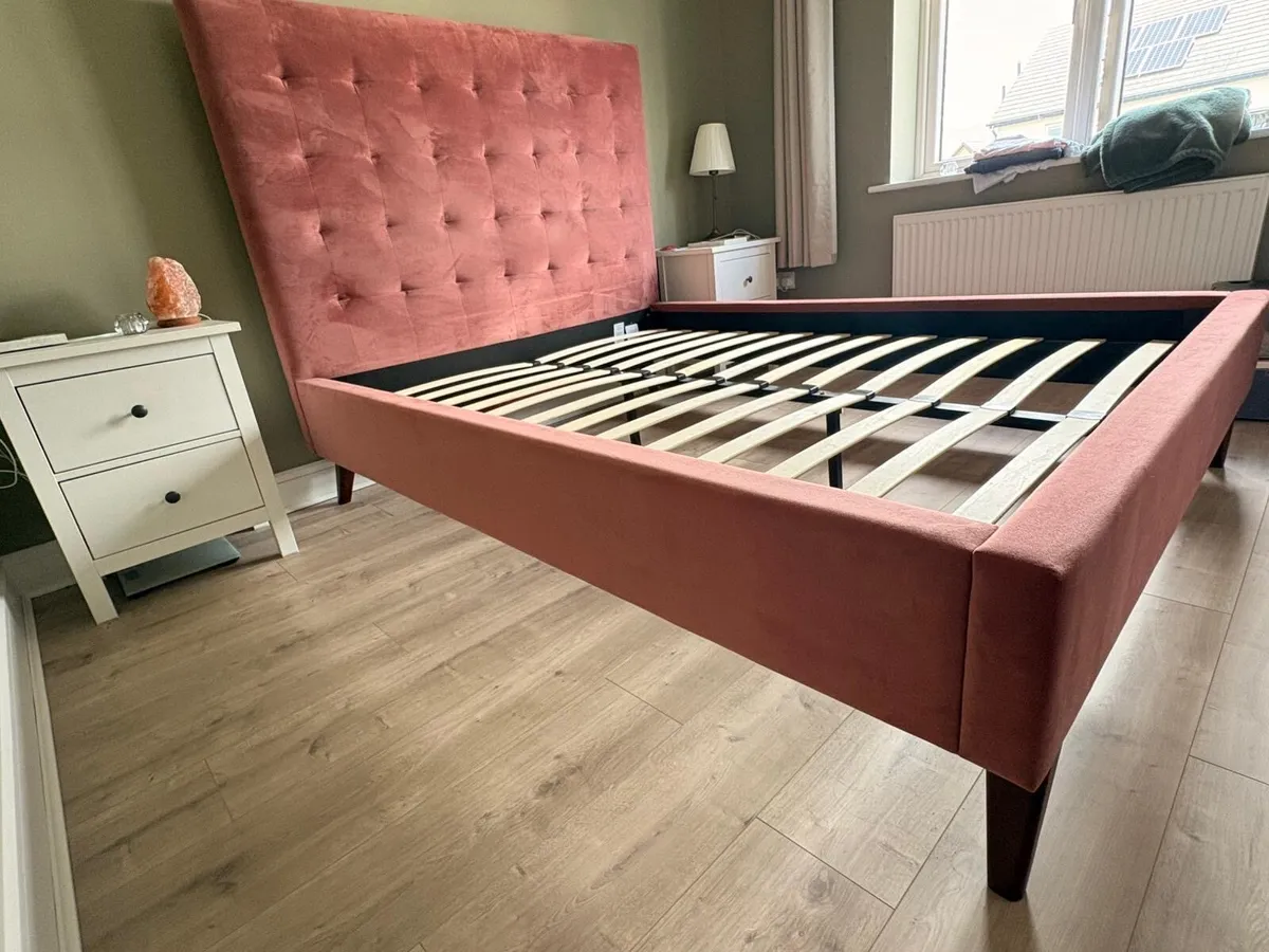 King bed frame - Image 1