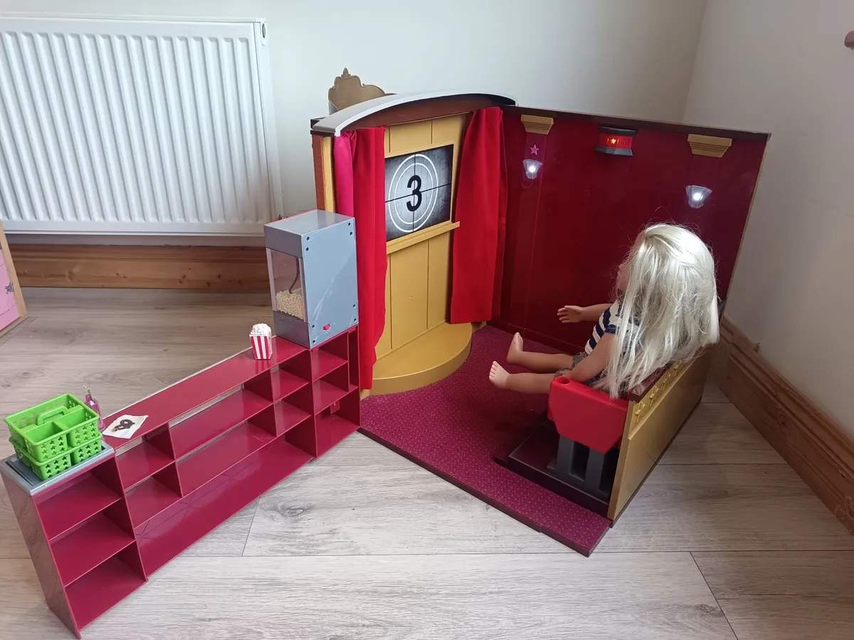 Our generations Cinema with doll included - Image 2