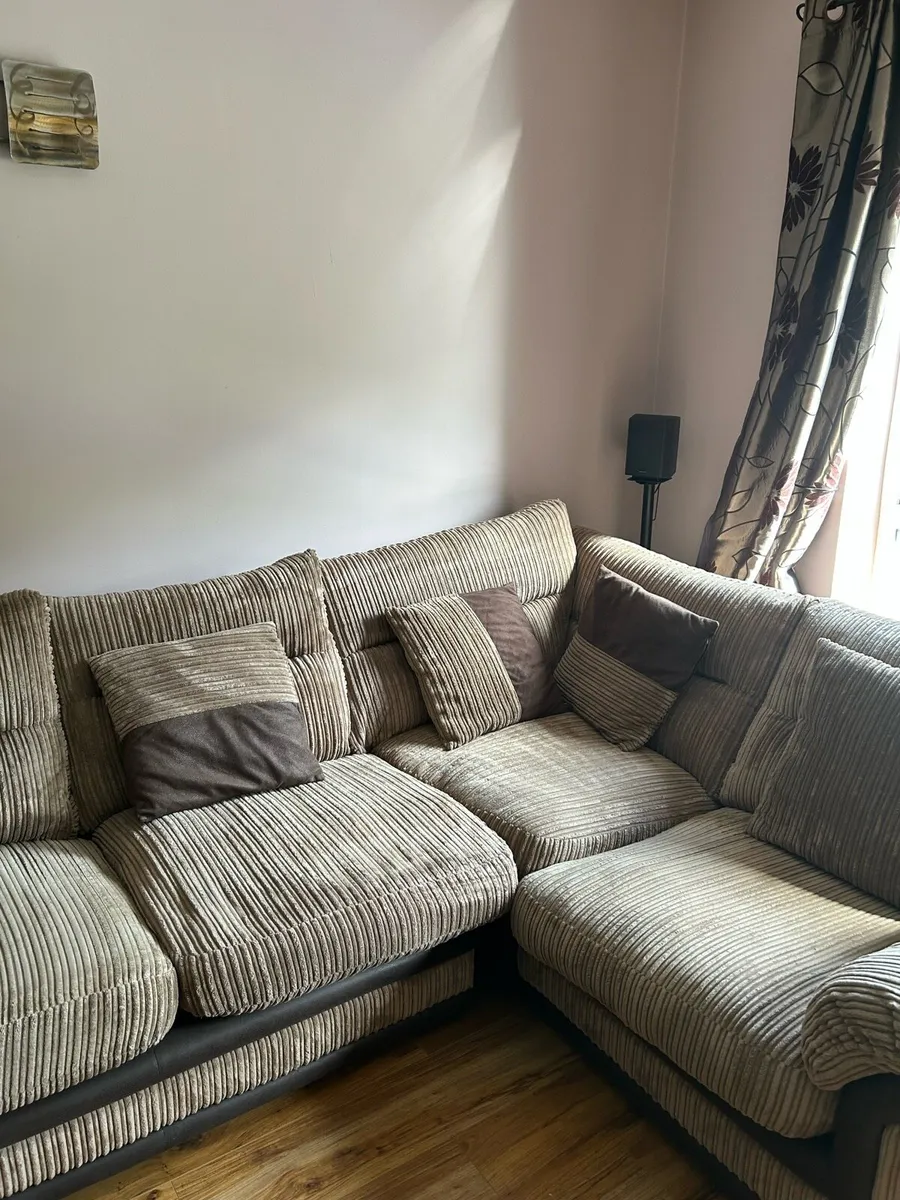 Corner suite + swivel chair + foot stool - Image 3