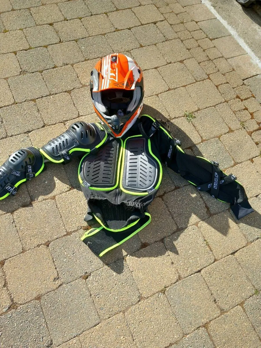 Motocross helmet and body armour