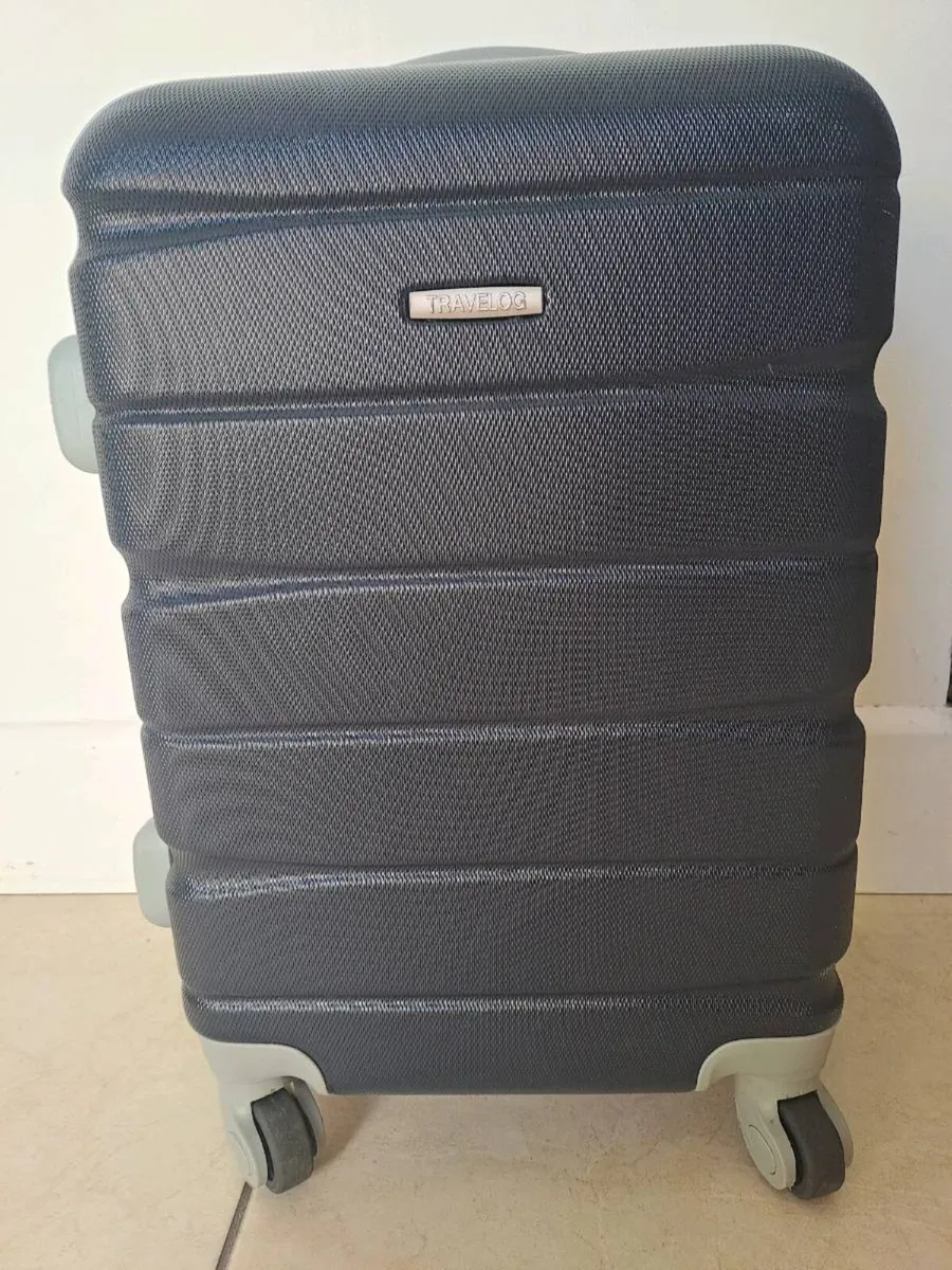 Cabin case - Image 1
