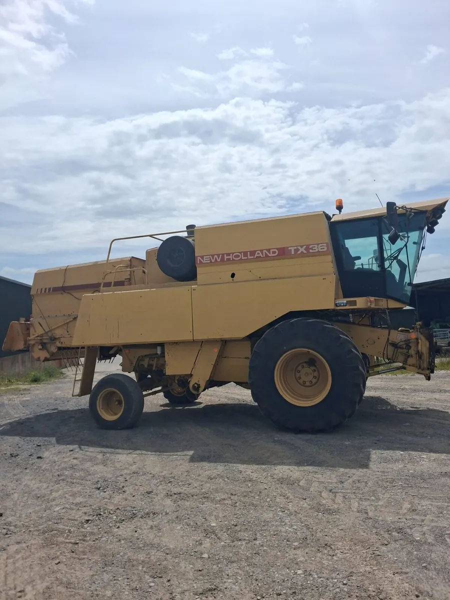 New Holland TX36 - Image 3