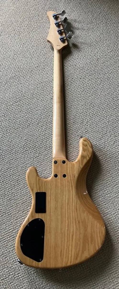 Cort bass guitar - Image 2