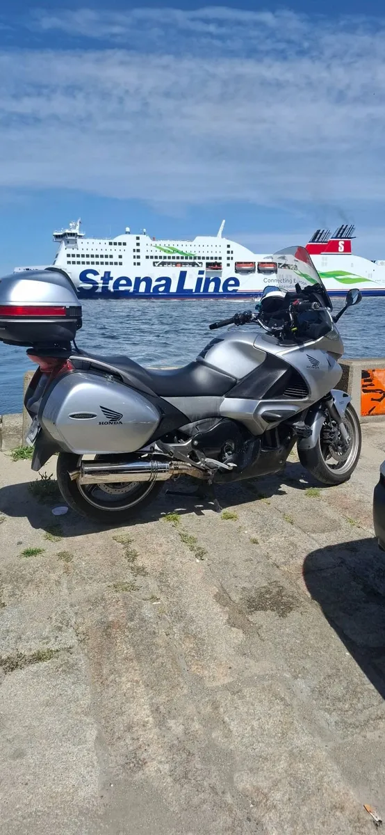 Honda deauville 700 2008 - Image 1