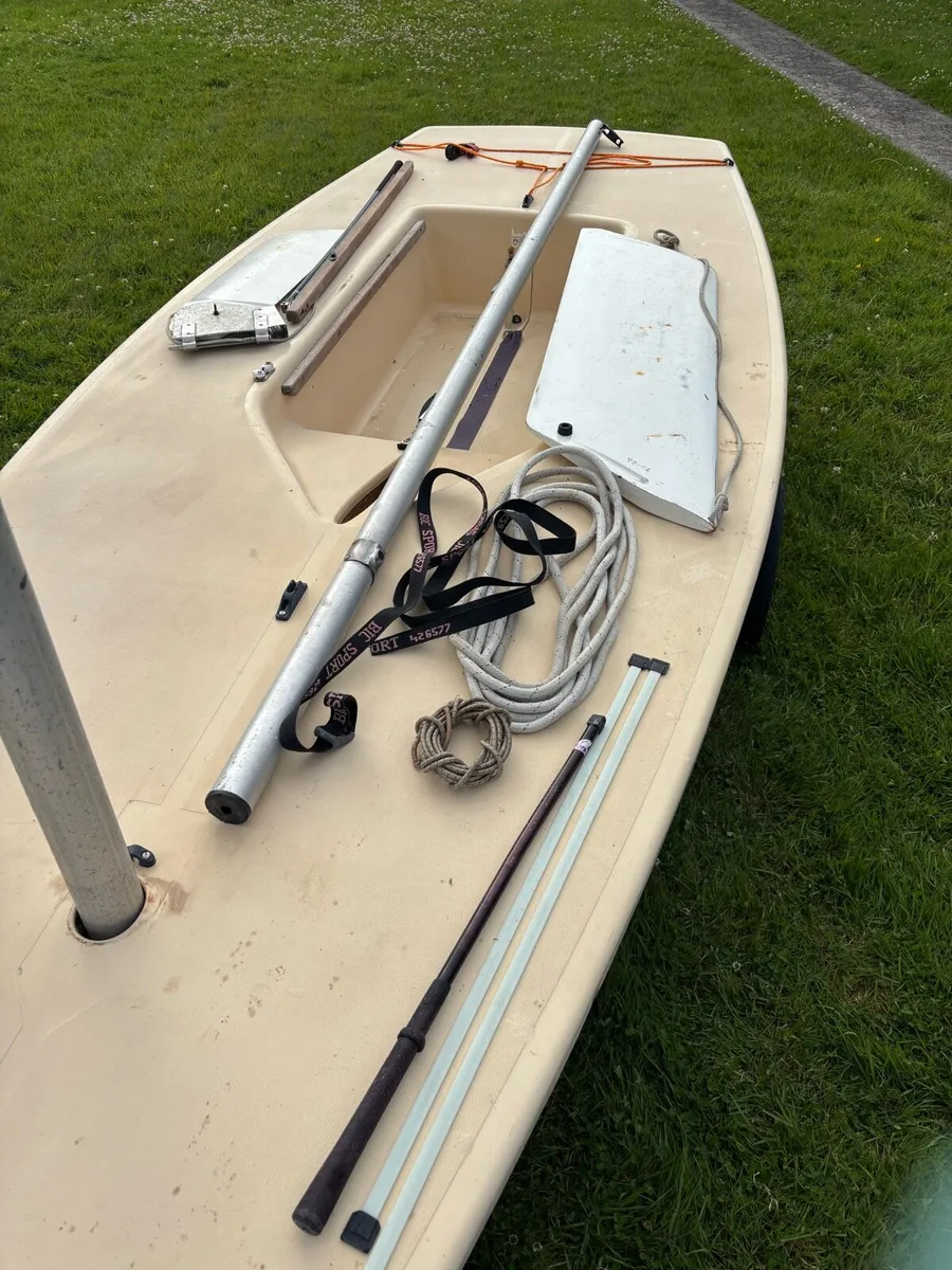 Laser Sailing dinghy - Image 4