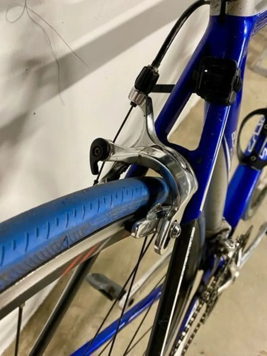 Road bike Trek Alpha 2.1 - Image 2