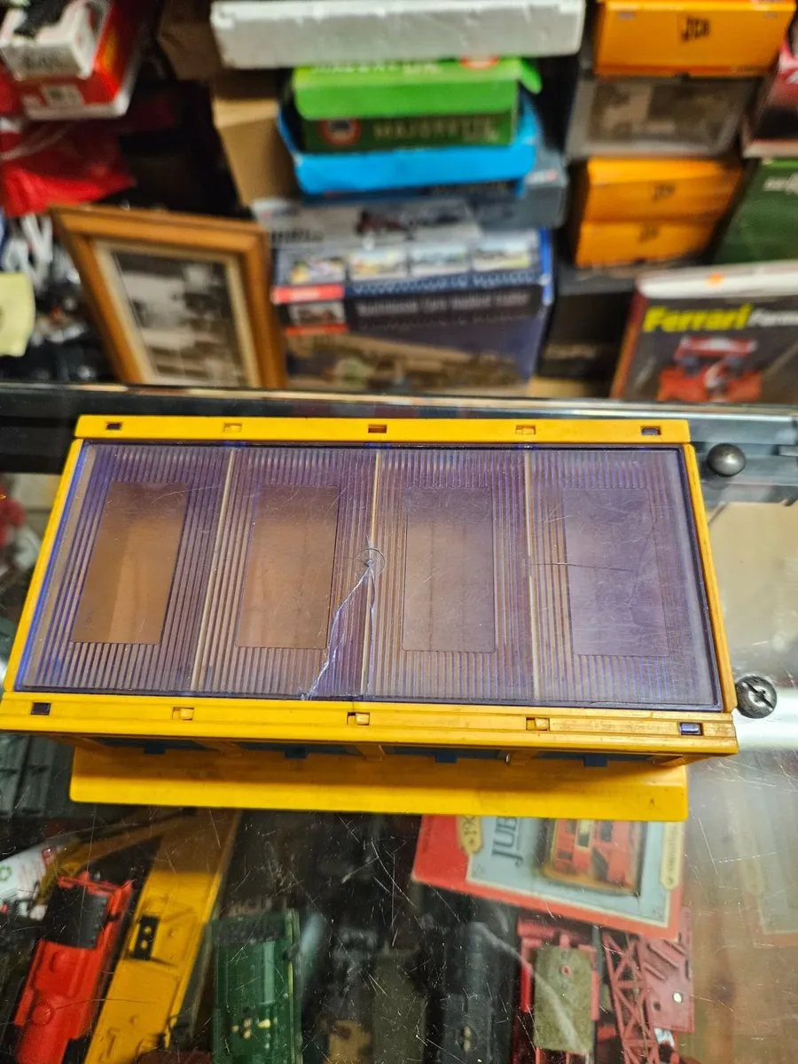 Corgi 1970's Garage - Image 2