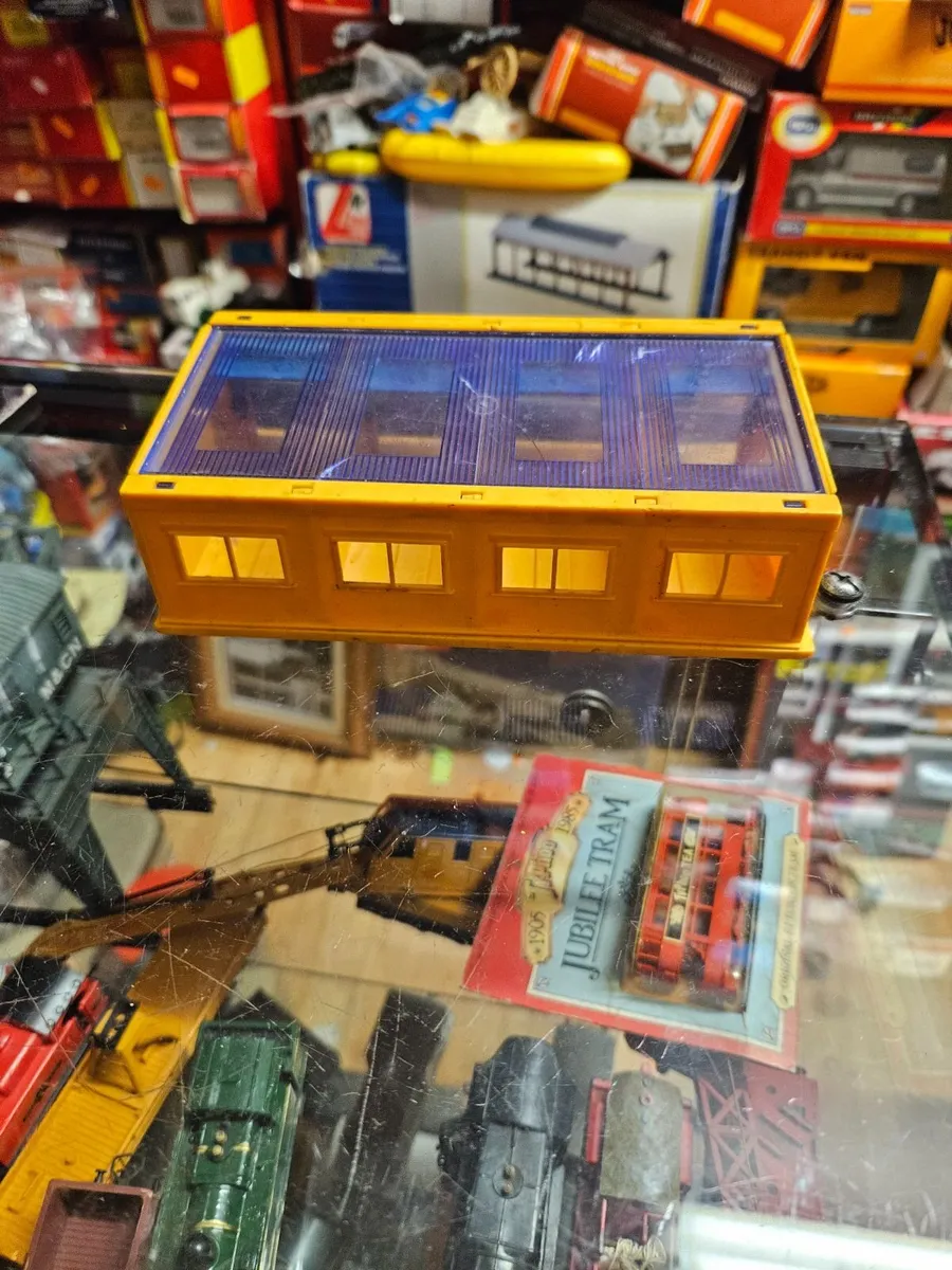 Corgi 1970's Garage - Image 4