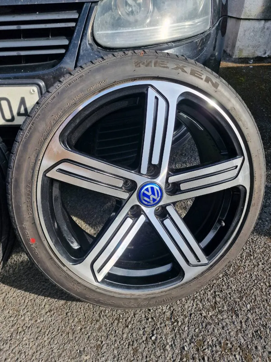 VW 18' ALLOYS GOLF/CADDY ECT/V GOOD TYRES - Image 3