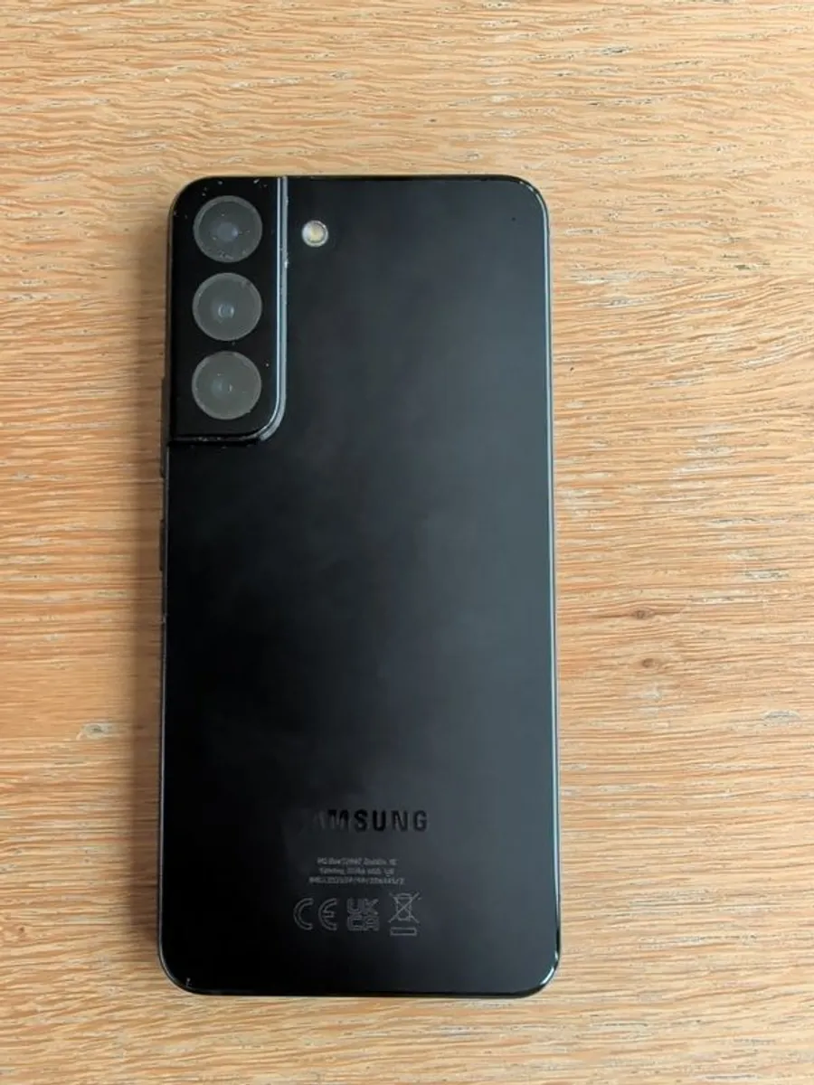 Samsung S22 - Image 2