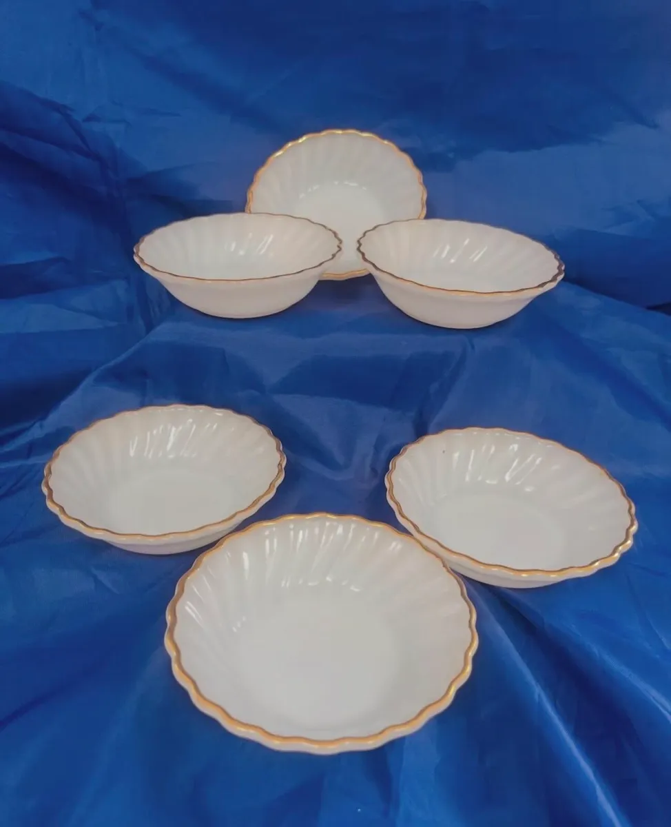 Glass bowls - Image 1