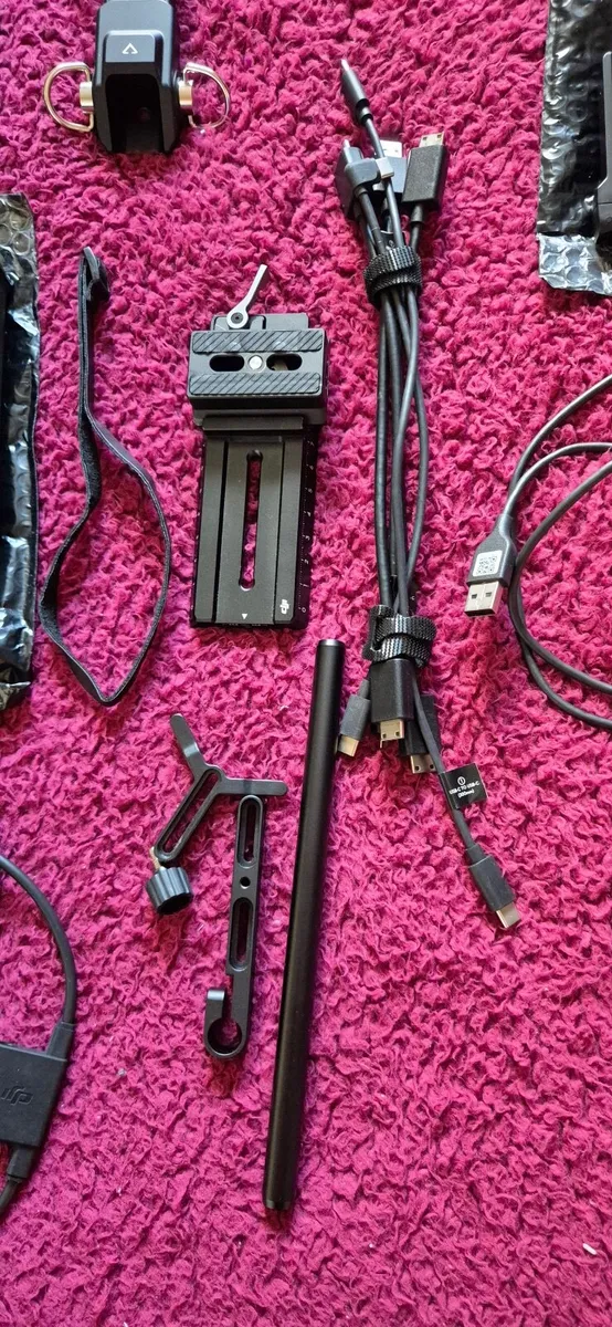 DJI Ronin RS3 Combo Gimbal Stabiliser - Image 3