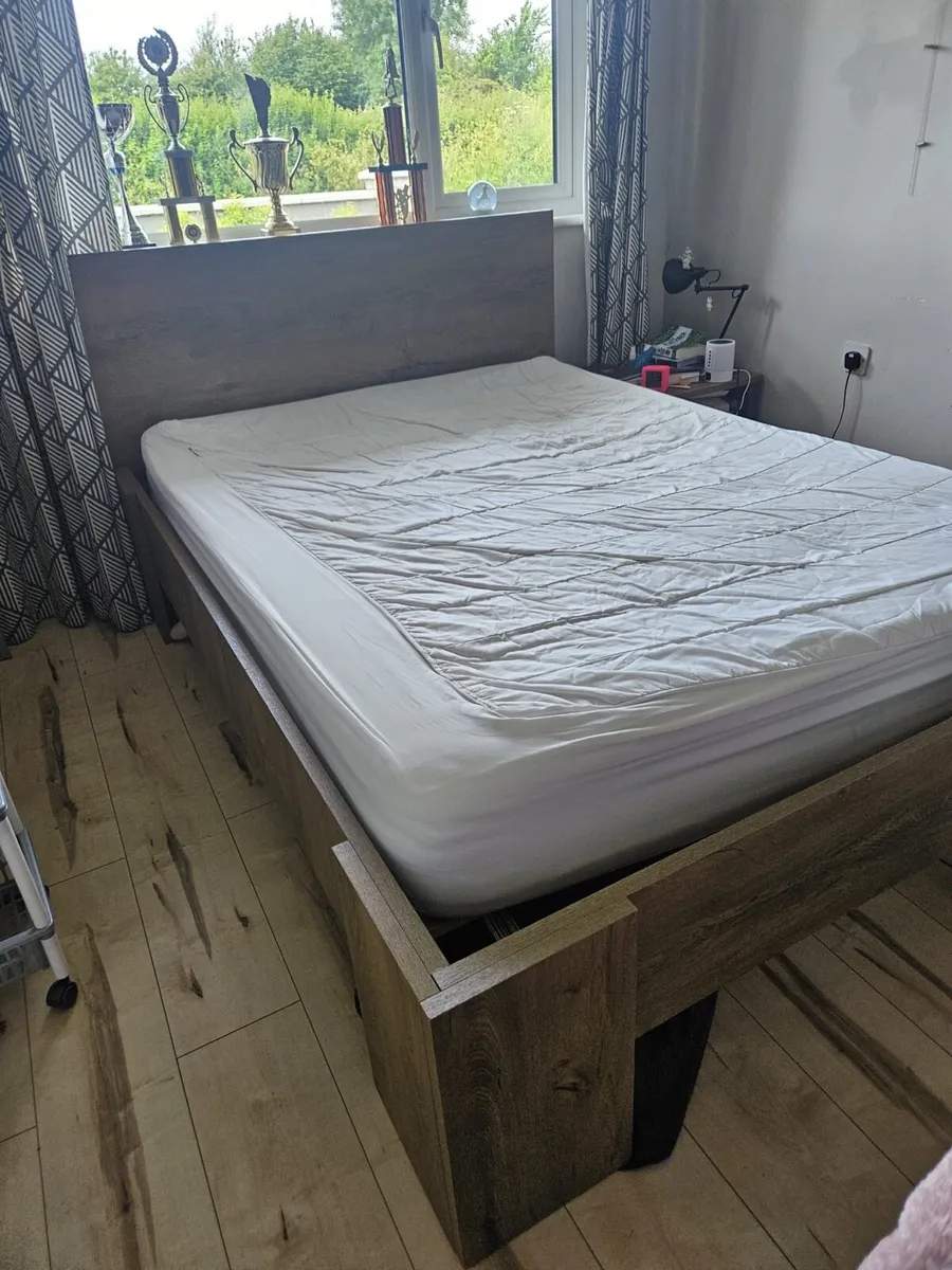 Double Bed - Image 2