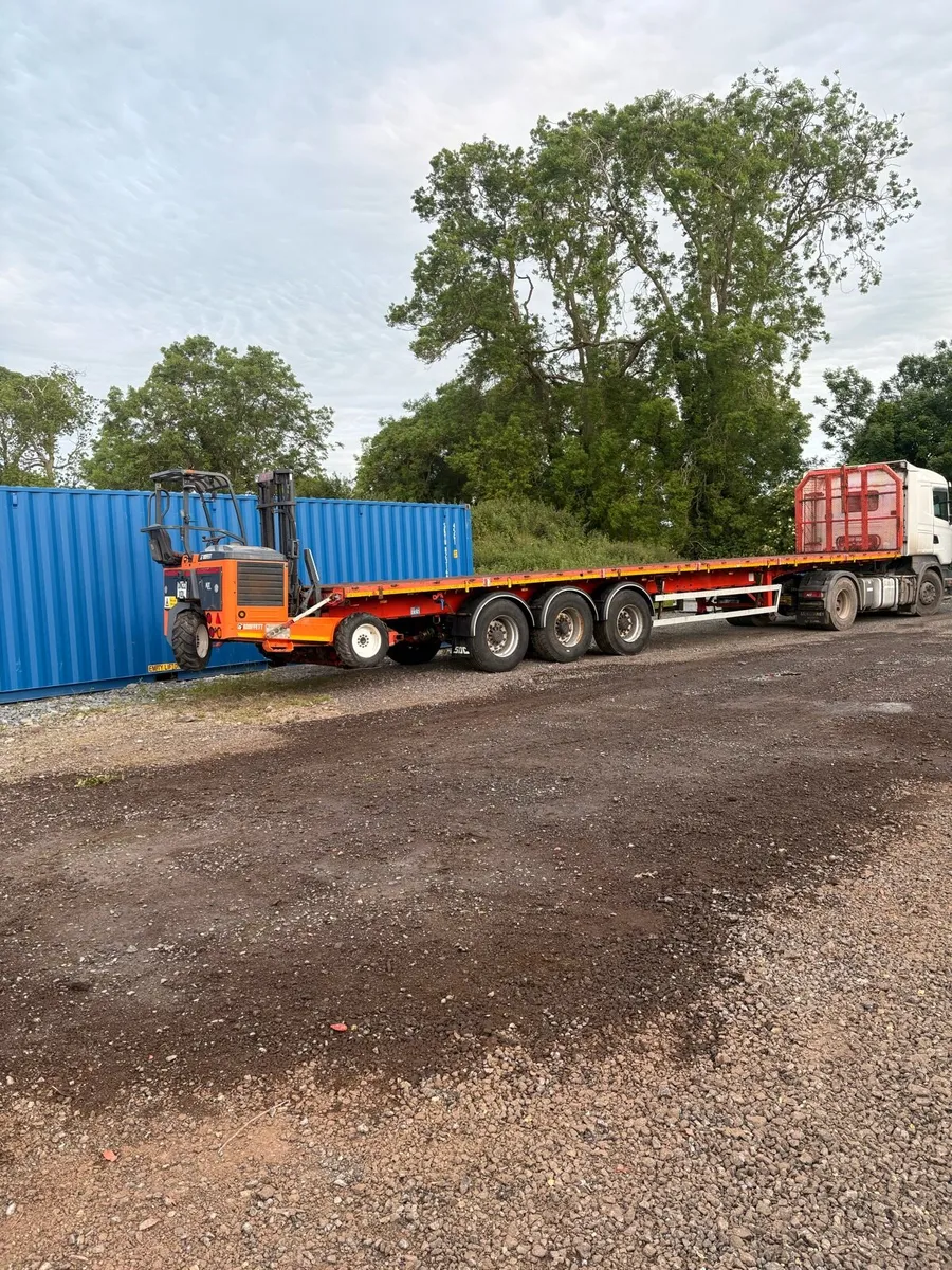 45 foot moffett flat - Image 1