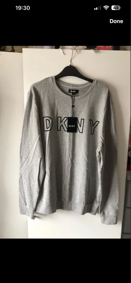 Mens  DNKY long sleeve top size L €15 - Image 4