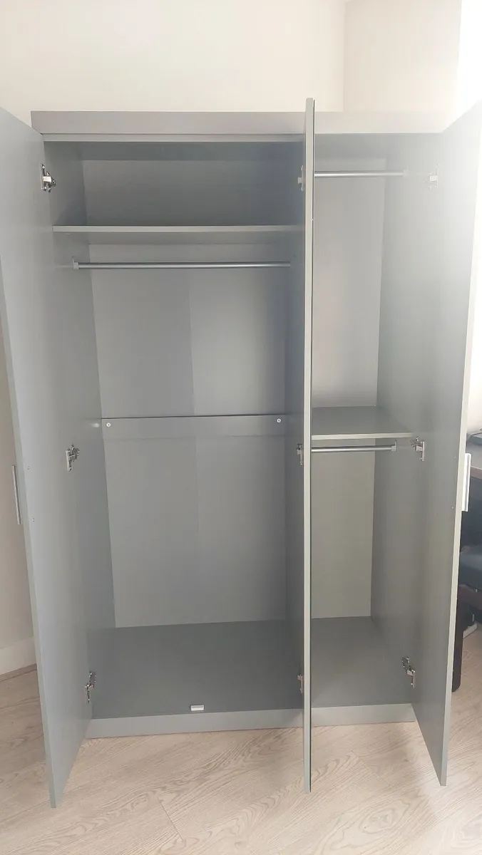 3 -Door Wardrobe with Mirror - Image 2