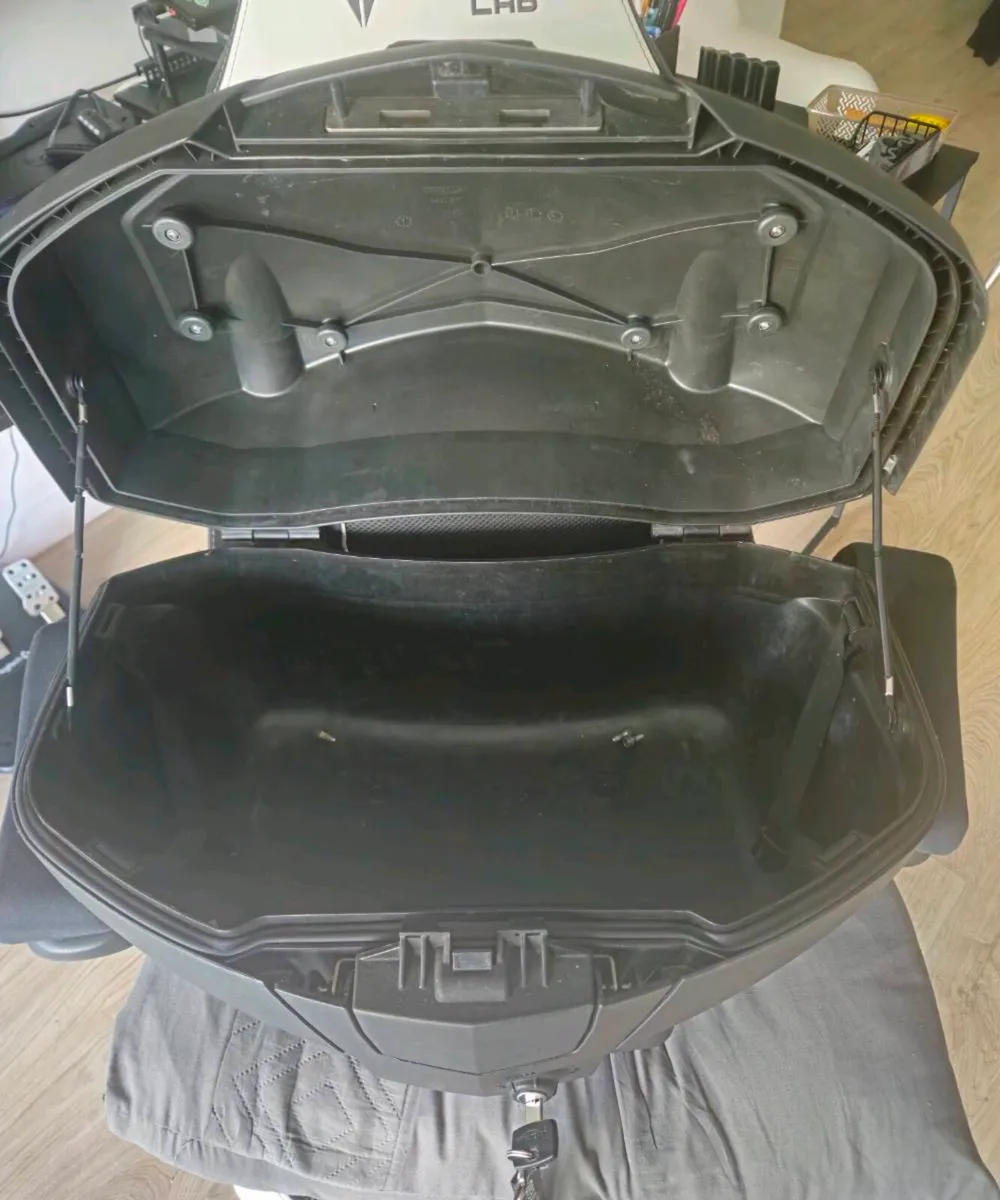 Top case - Image 3