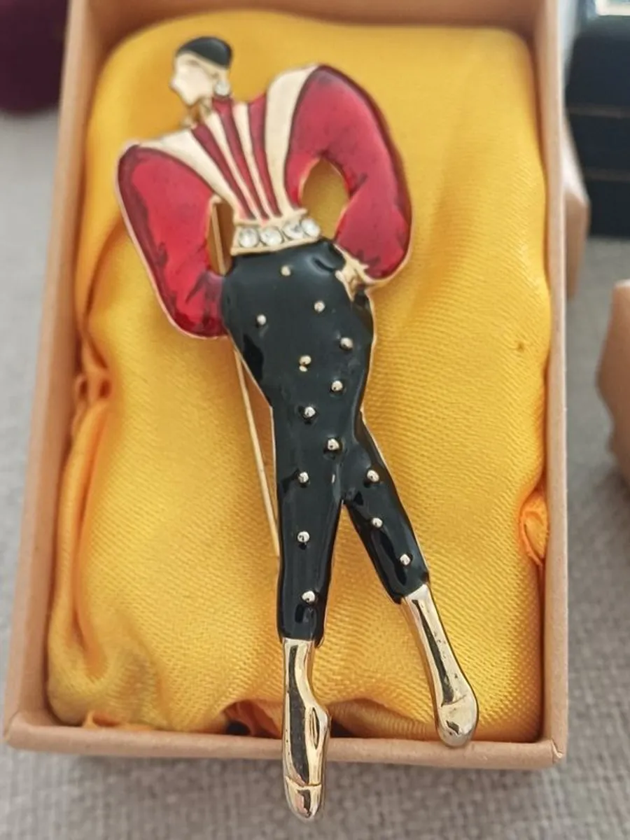 Vintage Brooches - Image 4