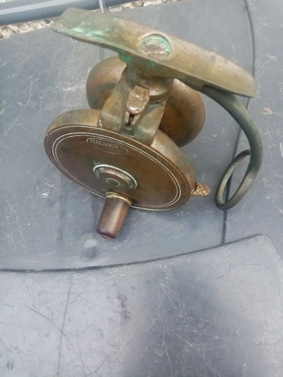 Vintage fishing Reel, Assortment flies, nymphs. - Image 2