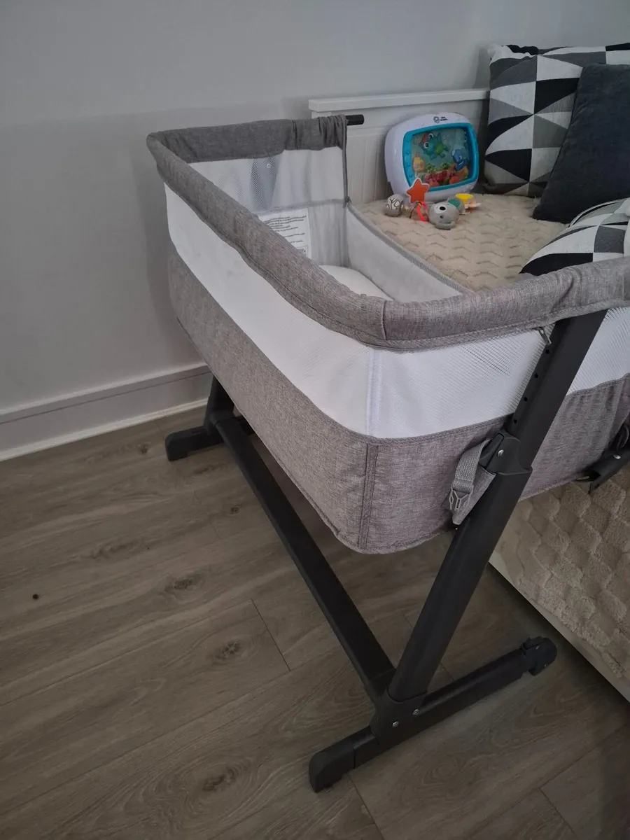 Bedside crib - Image 2